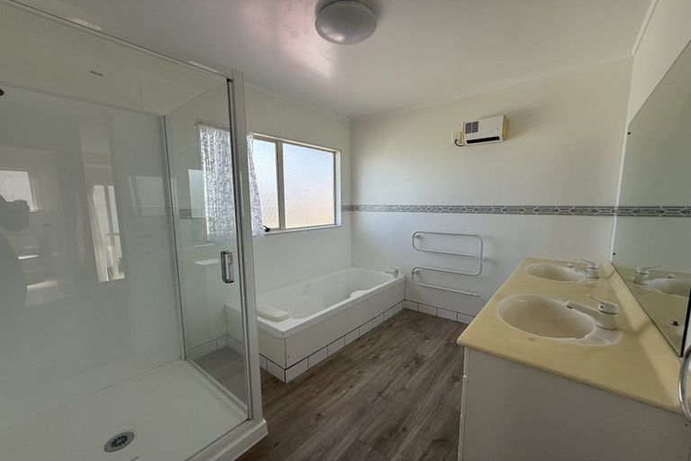 Photo of property in 25a Brightside Road, Stanmore Bay, Whangaparaoa, 0932