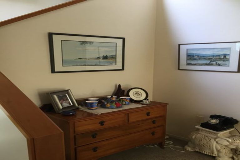 Photo of property in 3 Fayette Place, Te Atatu South, Auckland, 0610