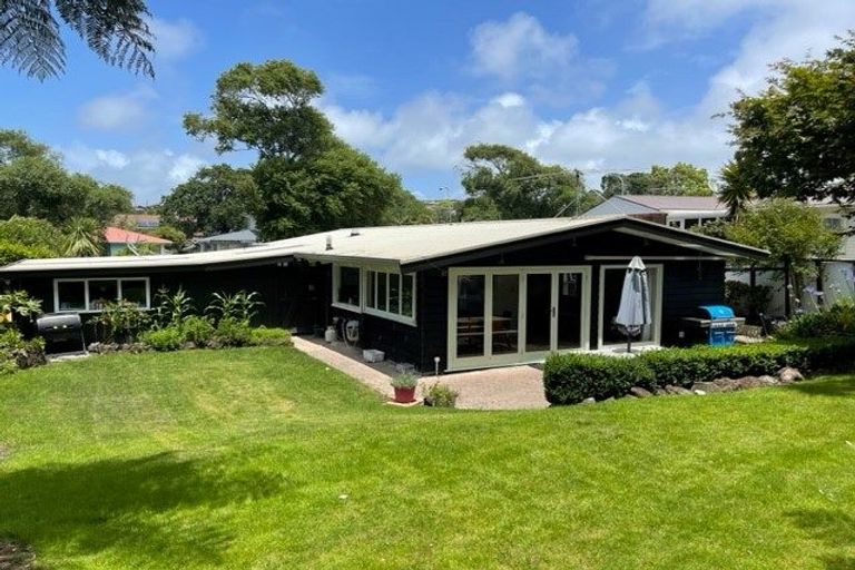 Photo of property in 62 Sylvia Road, Hillcrest, Auckland, 0627