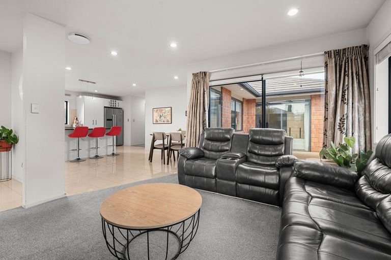 Photo of property in 2 Southbrook Close, Glenview, Hamilton, 3206
