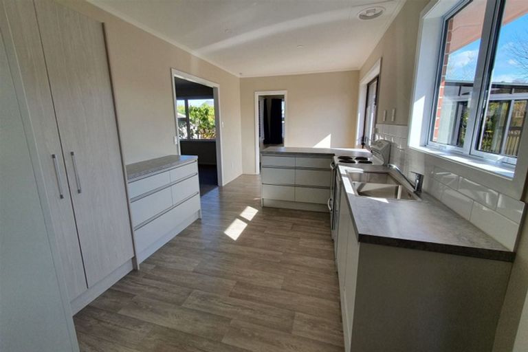 Photo of property in 44 Pinehurst Crescent, Russley, Christchurch, 8042