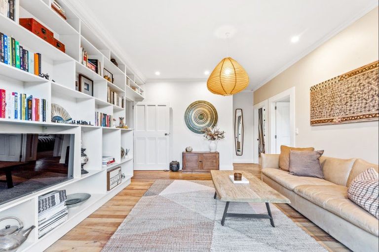 Photo of property in 2 Tamahunga Drive, Matakana, Warkworth, 0985