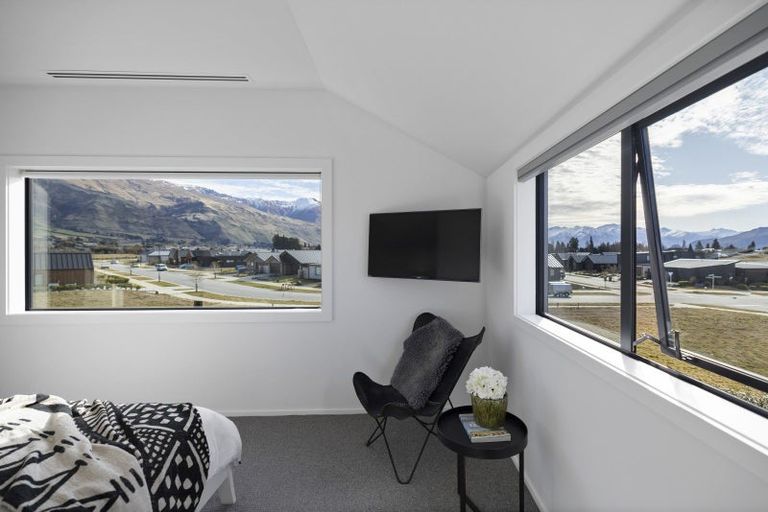 Photo of property in 21 Marjon Drive, Wanaka, 9305