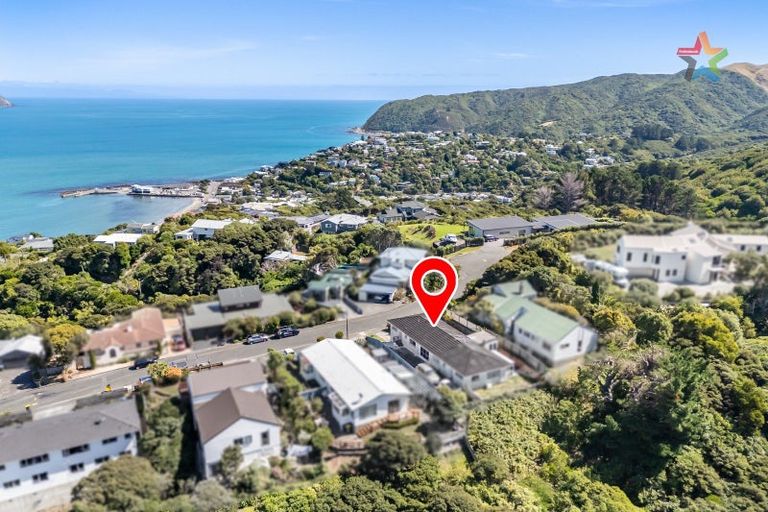 Photo of property in 30 The Track, Plimmerton, Porirua, 5026