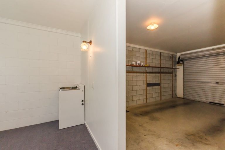 Photo of property in 2 Patterson Grove, Waikanae, 5036