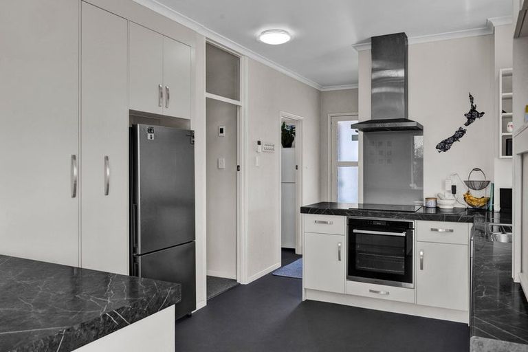 Photo of property in 75 Waihi Road, Hawera, 4610