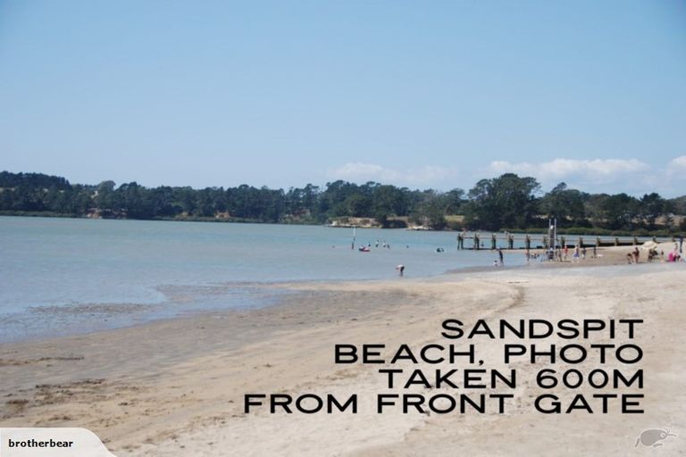 Photo of property in 77 Sandspit Road, Waiuku, 2123