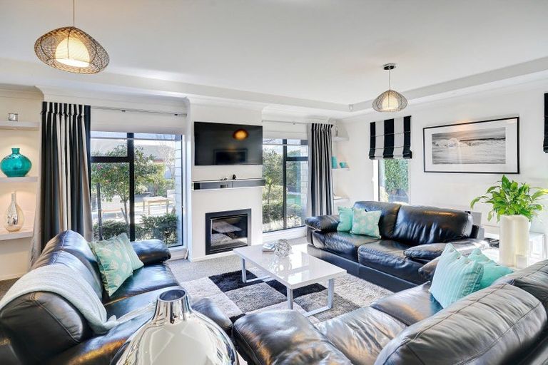 Photo of property in 6 Claremont Crescent, Amberley, 7410