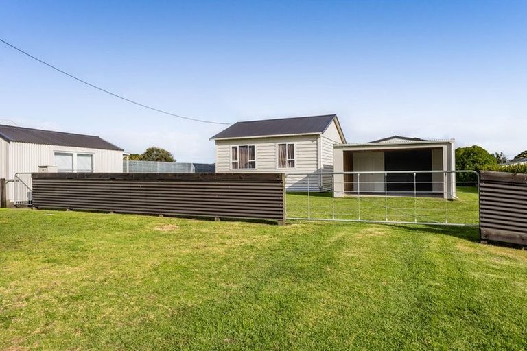 Photo of property in 12 Terou Street, Manaia, 4612