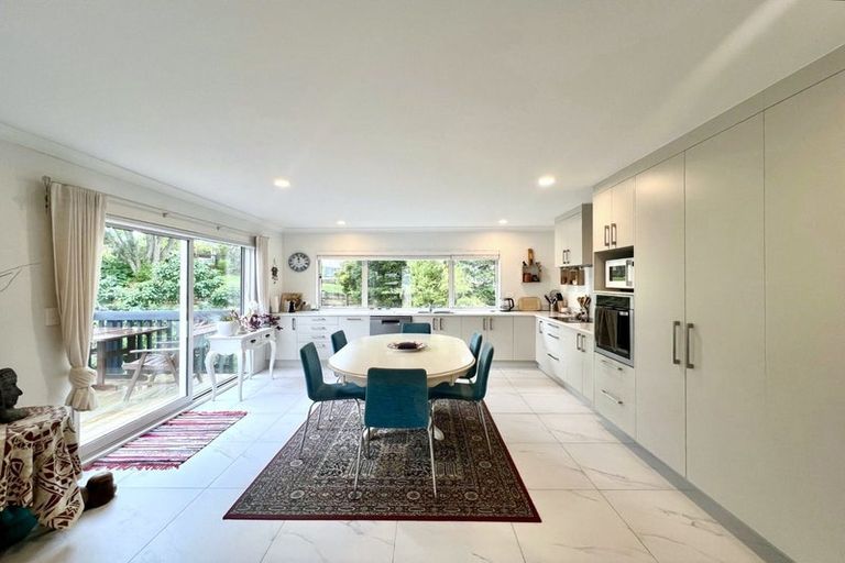 Photo of property in 16a Alexander Street, Cockle Bay, Auckland, 2014