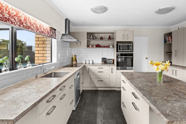 Photo of property in 44c Avondale Road, Taradale, Napier, 4112