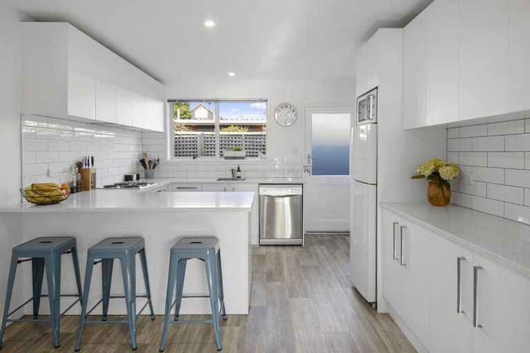 Photo of property in 2/34 Picton Avenue, Riccarton, Christchurch, 8011