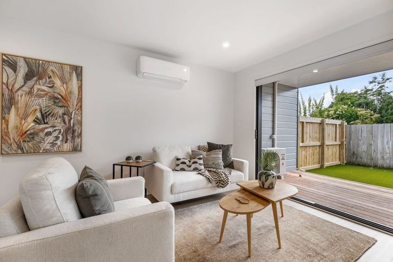 Photo of property in 21 Divich Avenue, Te Atatu South, Auckland, 0610