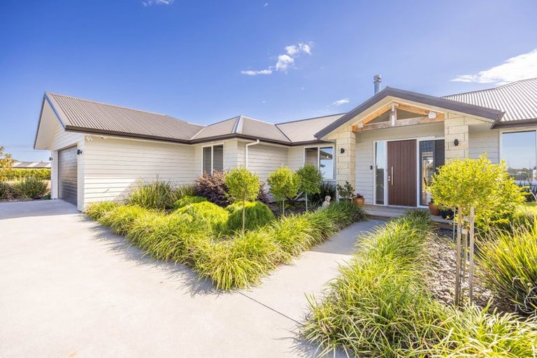 Photo of property in 17 Margot Lane, Matangi, Hamilton, 3283