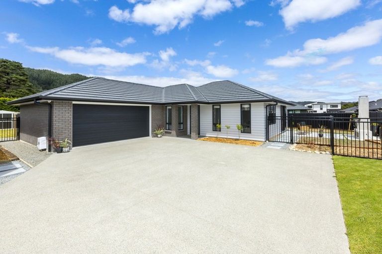 Photo of property in 27 Salisbury Crescent, Wallaceville, Upper Hutt, 5018