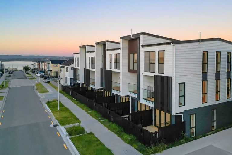 Photo of property in 3/10 Scott Road, Hobsonville, Auckland, 0616