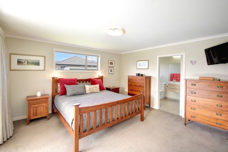 Photo of property in 42 Hagart-alexander Drive, Mosgiel, 9024