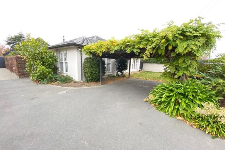 Photo of property in 17 Woodford Terrace, Ilam, Christchurch, 8053