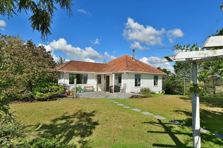 Photo of property in 130 Shanks Road, Helensville, 0875