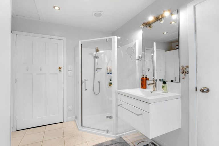 Photo of property in 162a Avonhead Road, Avonhead, Christchurch, 8042