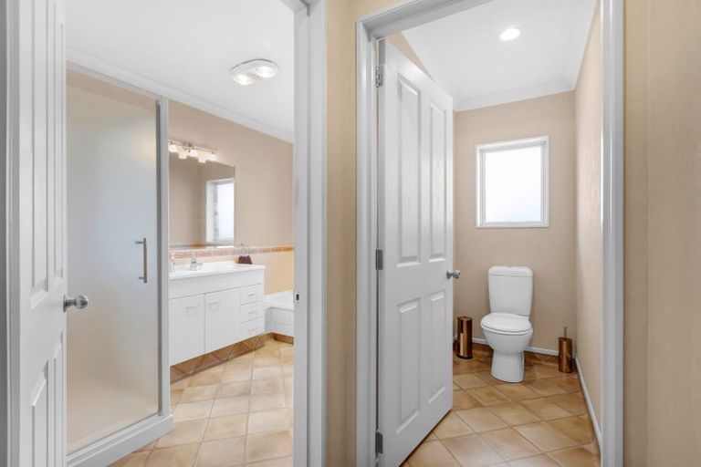 Photo of property in 79 Broadway, Stratford, 4332