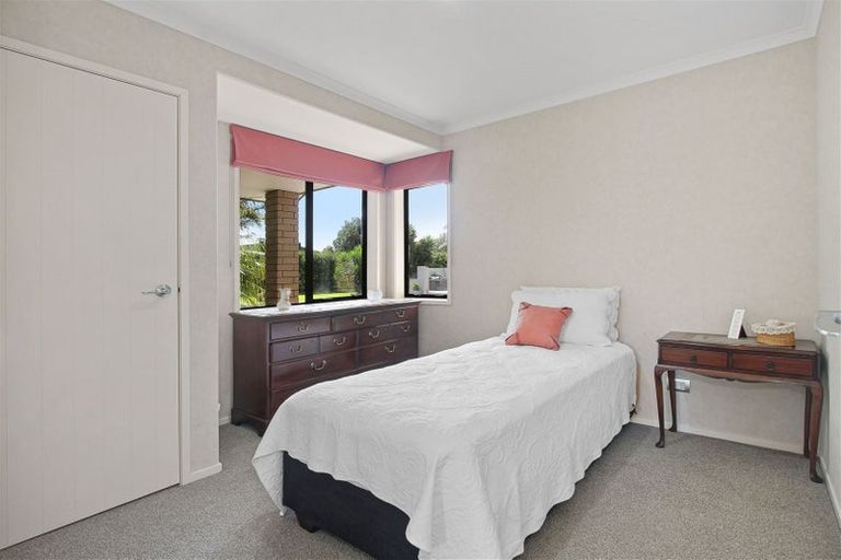 Photo of property in 8 Millbrook Drive, Waiuku, 2683