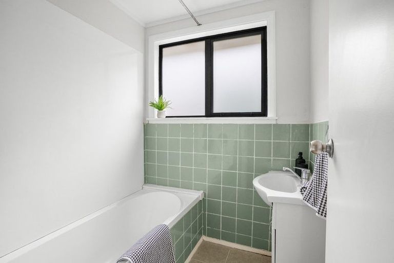 Photo of property in 6 Boyd Grove, Naenae, Lower Hutt, 5011