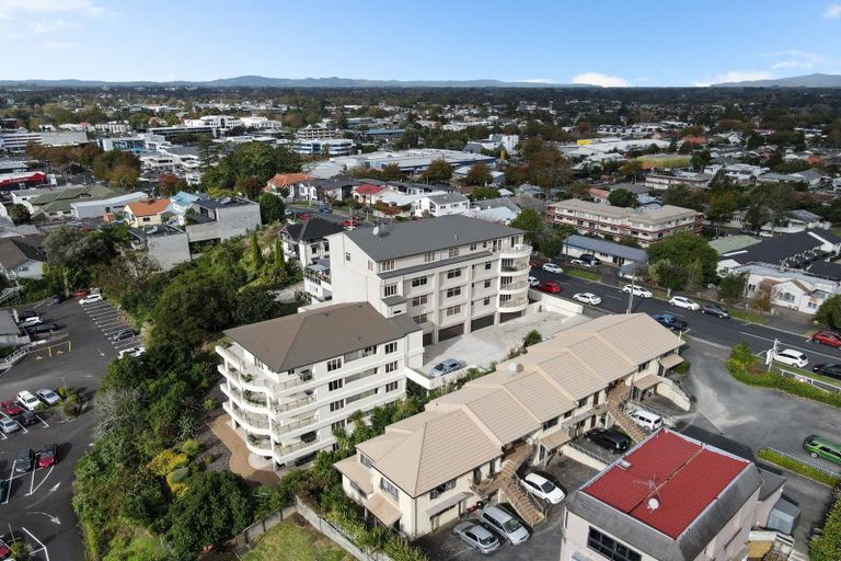 Photo of property in 40d Thackeray Street, Hamilton Lake, Hamilton, 3204