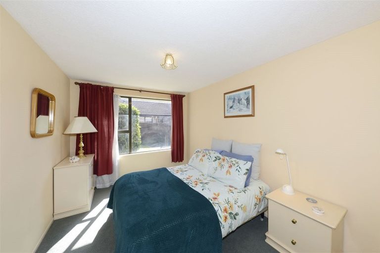 Photo of property in 2/45 Westgrove Avenue, Avonhead, Christchurch, 8042