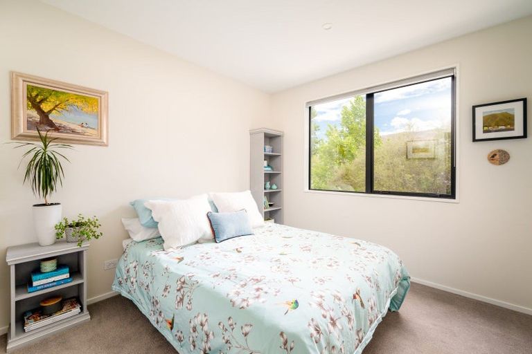 Photo of property in 1 Kirimoko Crescent, Wanaka, 9305