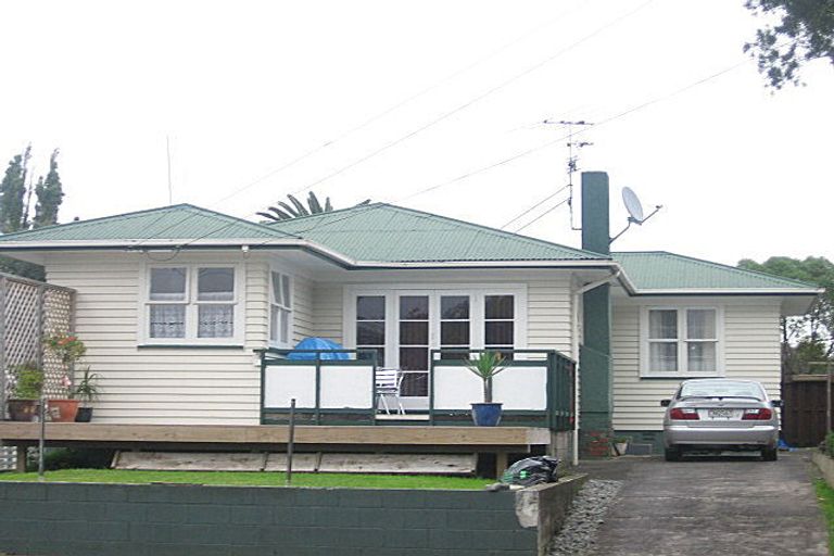 Photo of property in 2/5 Esperanto Road, Papatoetoe, Auckland, 2025