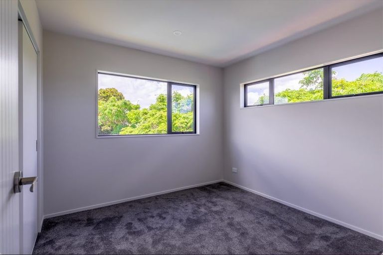 Photo of property in 7/11 Karamu Street, Te Atatu Peninsula, Auckland, 0610