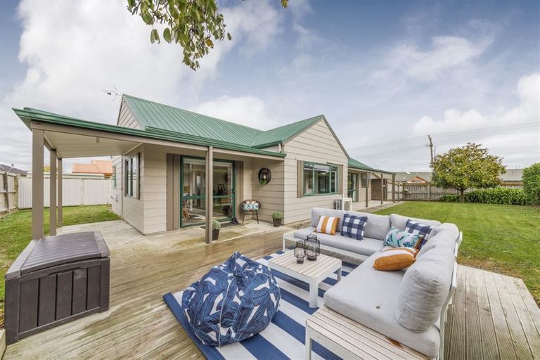 Photo of property in 102 Roberts Line, Kelvin Grove, Palmerston North, 4414