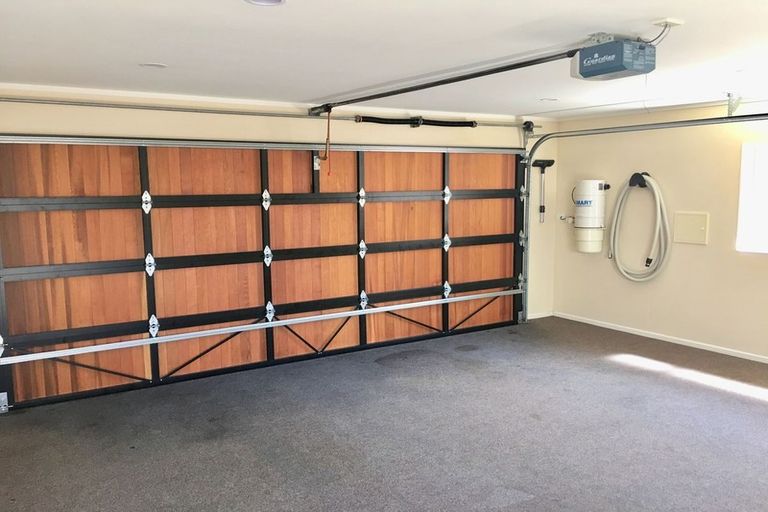 Photo of property in 8 Finbar Close, Flat Bush, Auckland, 2019