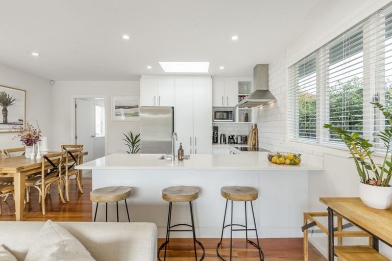 Photo of property in 22 Karamu Street, Te Atatu Peninsula, Auckland, 0610