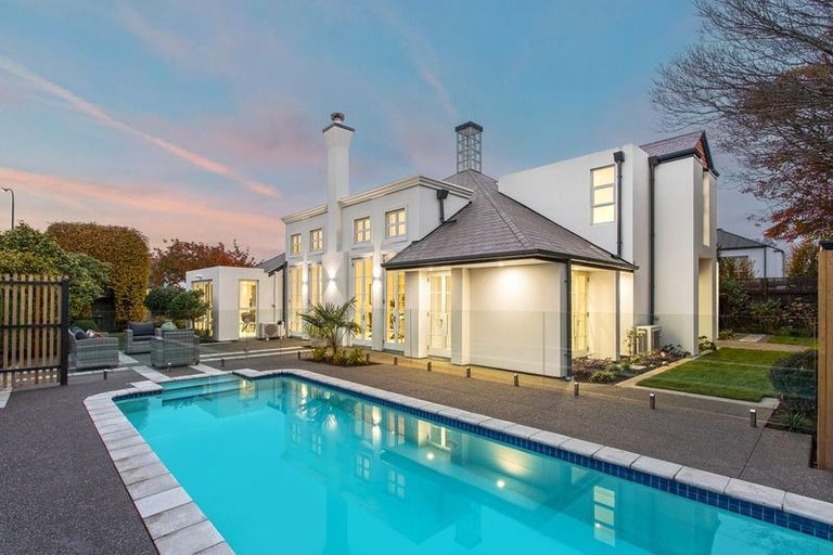 Photo of property in 17 Allister Avenue, Merivale, Christchurch, 8014