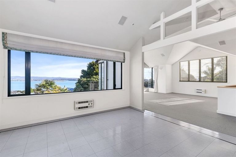 Photo of property in 16 Mayall Avenue, Beach Haven, Auckland, 0626