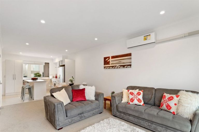 Photo of property in 14 Shelduck Way, Hobsonville, Auckland, 0616