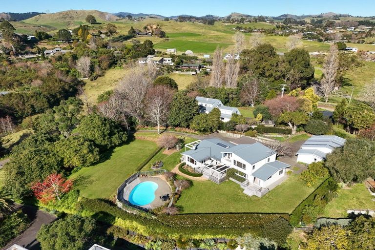 Photo of property in 289 Waitaha Road, Welcome Bay, Tauranga, 3112