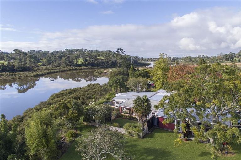 Photo of property in 51 Kent Terrace, Riverhead, 0820