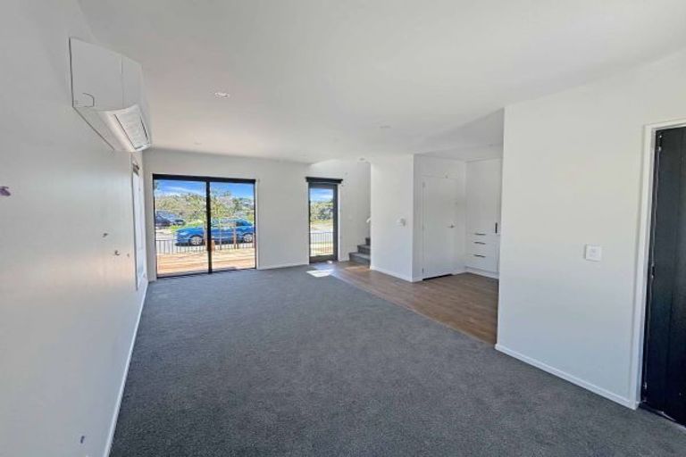 Photo of property in 8/79 Edmonton Road, Henderson, Auckland, 0612