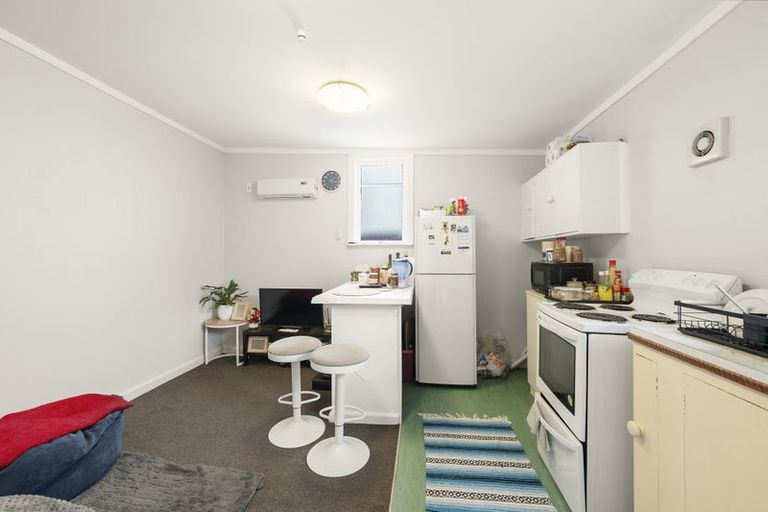 Photo of property in 25 Myrtle Crescent, Mount Cook, Wellington, 6021