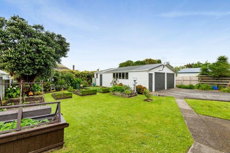 Photo of property in 22 Caledonia Street, Hawera, 4610