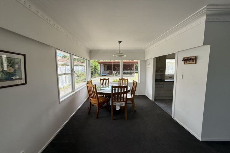 Photo of property in 30 Meadway, Sunnyhills, Auckland, 2010