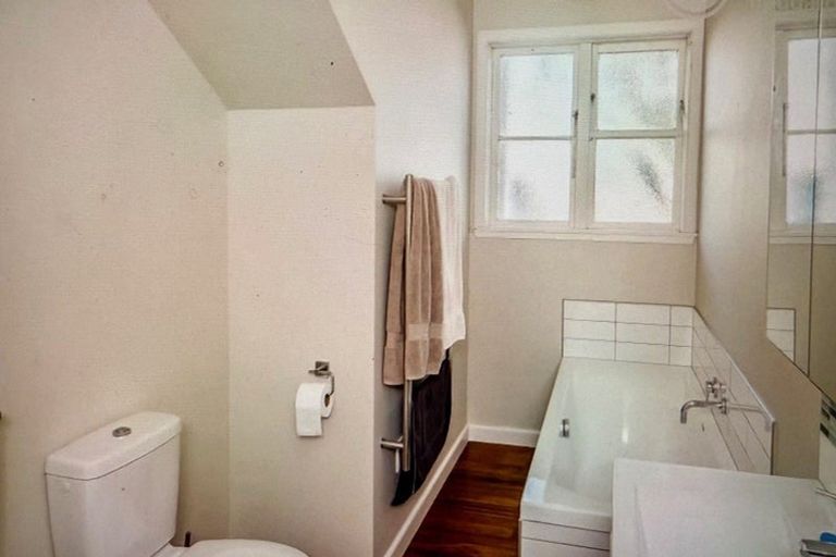 Photo of property in 122 Hamilton Road, Hataitai, Wellington, 6021