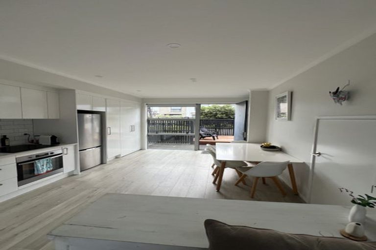 Photo of property in 18 Rangihina Road, Hobsonville, Auckland, 0616