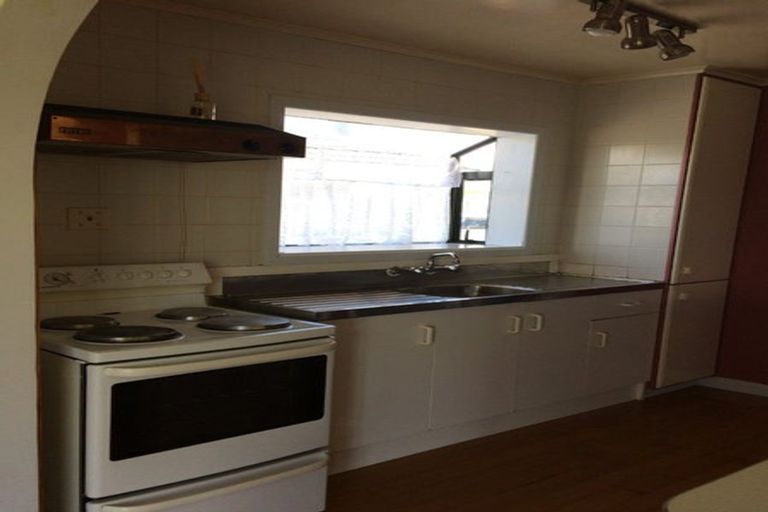 Photo of property in 120 Archibald Road, Kelston, Auckland, 0602