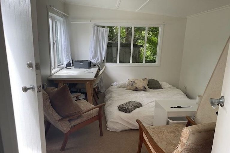 Photo of property in 18 Norman Road, Titirangi, Auckland, 0604