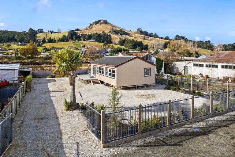 Photo of property in 18 Tiverton Street, Palmerston, 9430