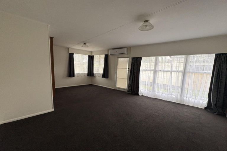 Photo of property in 8 Sandleigh Road, Hamilton Lake, Hamilton, 3204